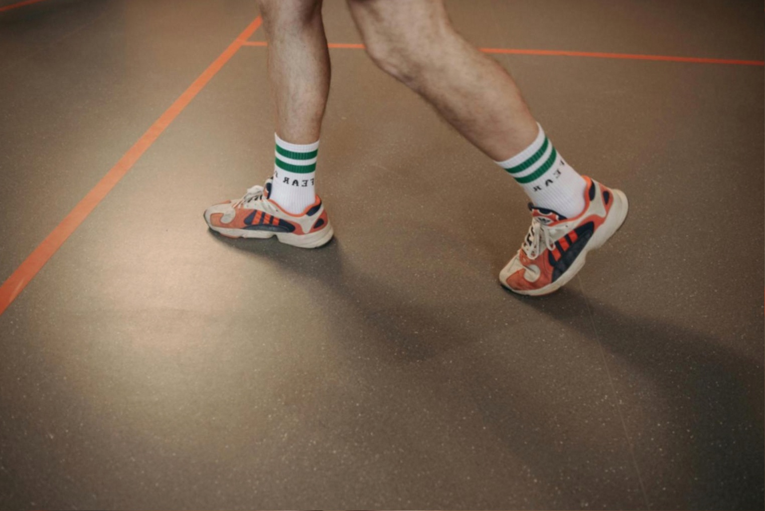Athlète pendant un entraînement CrossFit intense